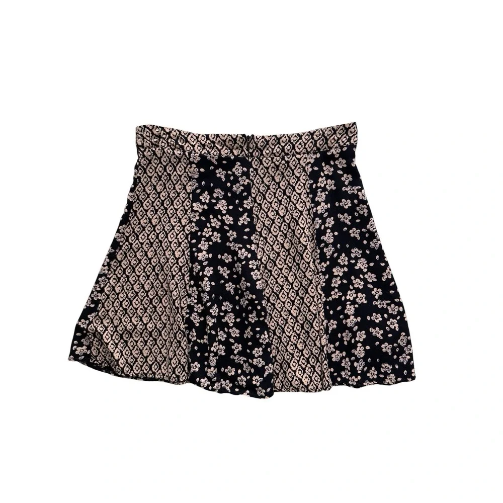 Miami Dark Floral Mini Skirt Womens Medium Y2K 90s Summer Casual Travel Twee